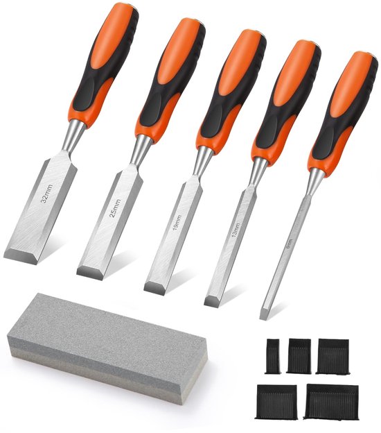Vijf beitels met oranje handvatten, 32mm, 25mm, 19mm, 13mm, 6mm, met een wetsteen en beschermkappen.