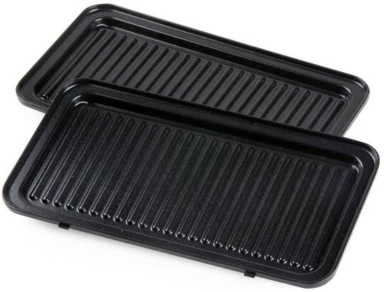 Twee zwarte grillplaten met ribbels.