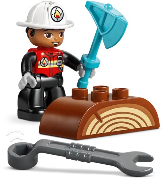Pompier LEGO Duplo avec casque, extincteur, hache et marteau.