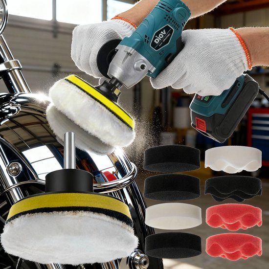 Gedetailleerde afbeelding van een polijstmachine die een glimmend object polijst, met een set van negen polijstschijven ernaast.