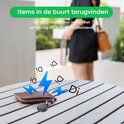 Bruine portemonnee met een zwarte Buzzy tracker eraan, met bliksemschicht-illustraties.