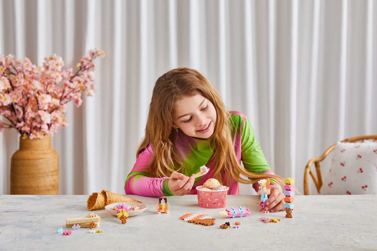 Plus-Plus Learn to Build Ice Cream Shop ijssalon - 285 delige bouwset – 4351 – Bouwspeelgoed – Constructiespeelgoed – Set met bouwstenen – Vanaf 5 jaar — afbeelding 5