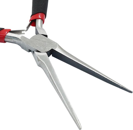 Detailopname van de punt van een punttang met metalen bekken en rode en zwarte handgrepen.