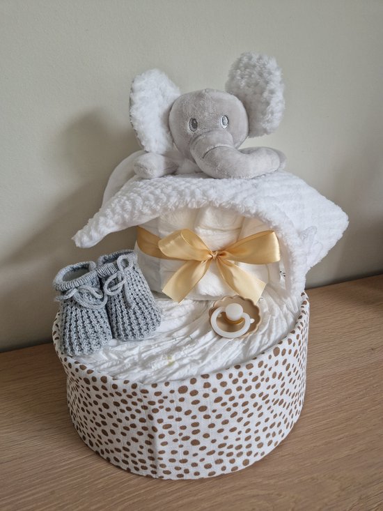 Foto: Luiertaart olifant medium neutraal babyshower kraamcadeau