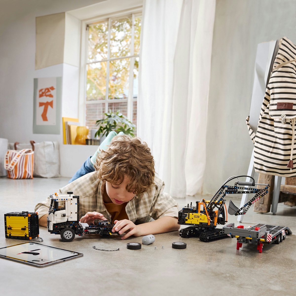 LEGO Technic Volvo FMX truck & EC230 elektrische graafmachine 42175 — afbeelding 2