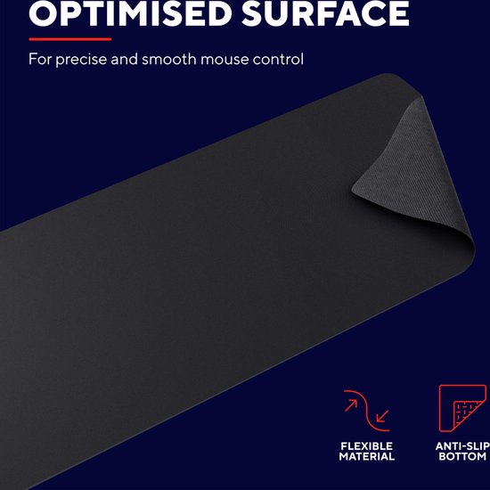 Close-up van een zwarte muismat met de tekst 'OPTIMISED SURFACE', 'FLEXIBLE MATERIAL' en 'ANTI-SLIP BOTTOM'.
