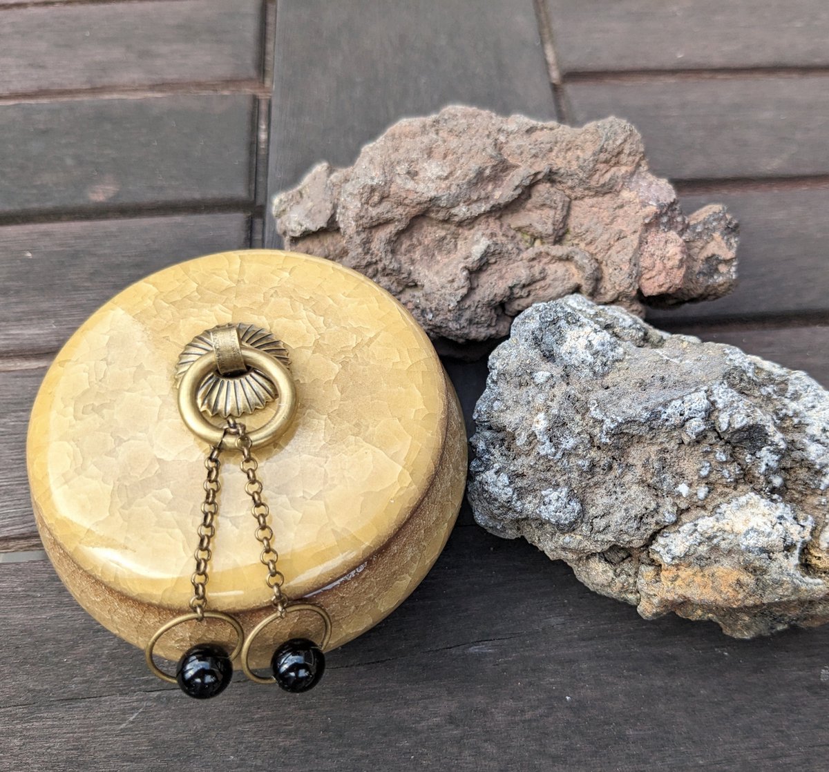 Mini Urn 50 ml geel keramiek met onyx edelstenen