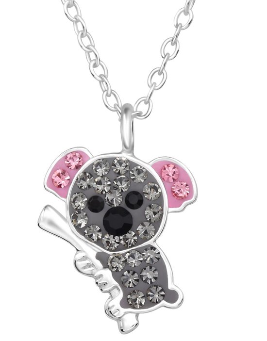 Zilveren ketting met een grijze koala hanger versierd met roze en grijze kristallen.