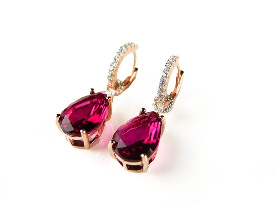 Boucles d'oreilles en argent avec pierre rouge en forme de goutte et zircon cubique
