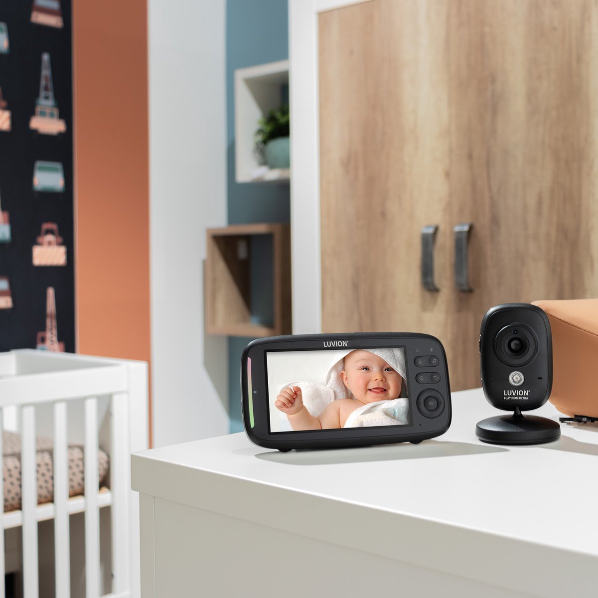 LUVION Platinum Ultra Black - Babyfoon met Camera thumbnail 4