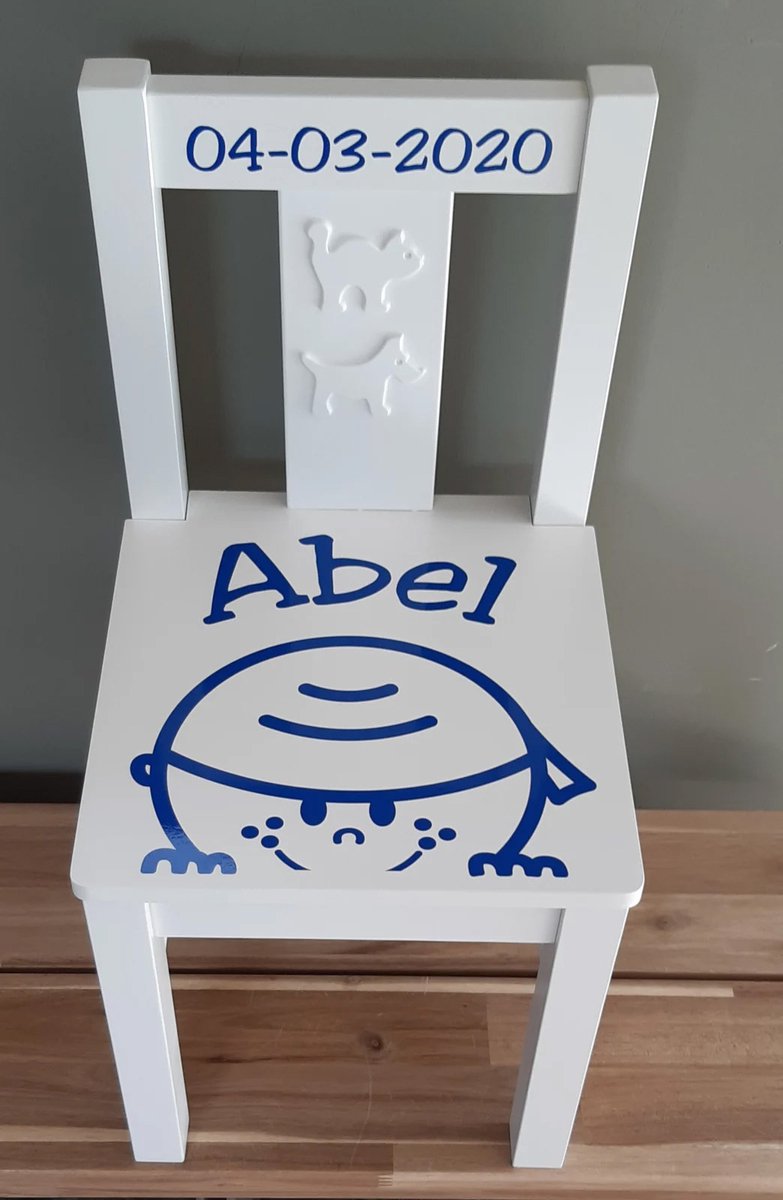 Stoeltje met naam en Jongenshoofdje