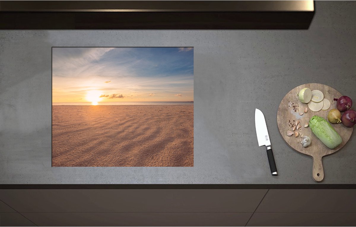 Inductieplaat Beschermer - Close up van het Strand met Mooie Zonsondergang - 60x51 cm - 2 mm Dik - Inductie Beschermer - Bescherming Inductiekookplaat - Kookplaat Beschermer van Wit Vinyl