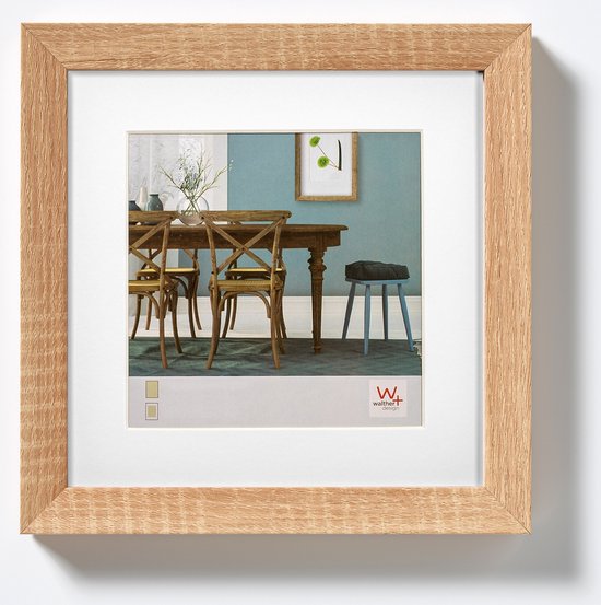 Walther Fiorito 20x20 cm fotolijst met licht eiken decor, wit passe-partout en een interieurfoto.
