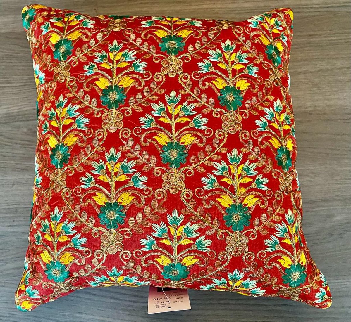 Kussens woonkamer - kussenhoes 30 x 30 cm - kussensloop - sierkussens - cushion cover - katoensilk - Kussenhoesjes - 2 stuks - etnisch Indiaas - borduurwerk - embroidery