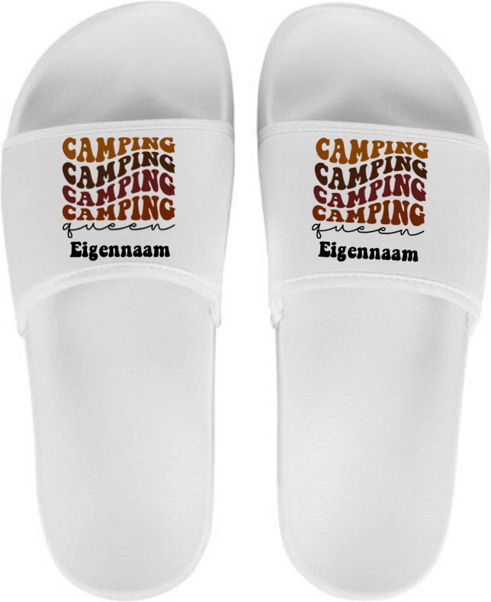 Slippers voor haar - Persoonlijke slippers met naam - Camping Queen - Wit - Schoenmaat 37/38