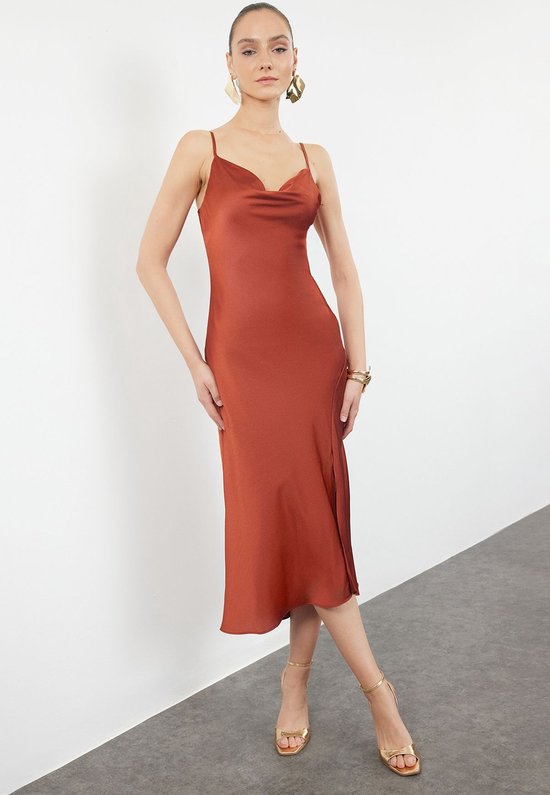 Trendyol Robe droite standard à col bénitier pour femme