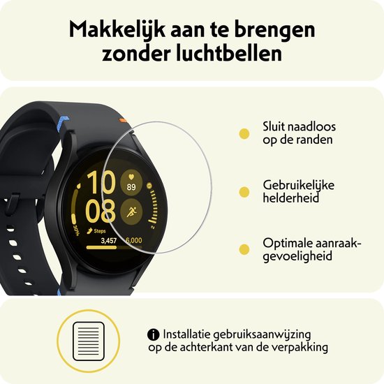 Zwarte smartwatch met een screenprotector die naadloos op de randen sluit.