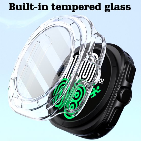 Transparante smartwatch case met ingebouwd gehard glas, naast een zwarte smartwatch.