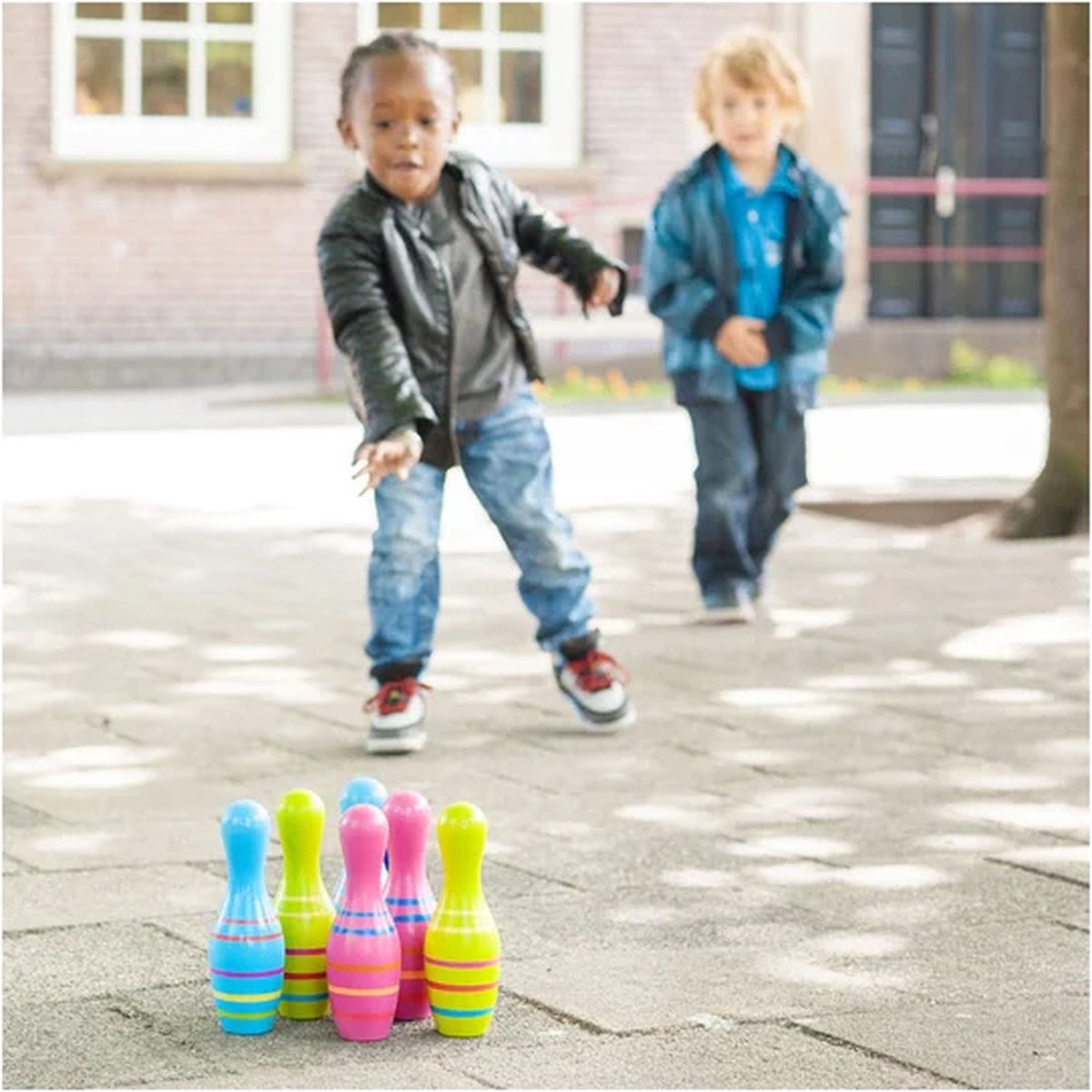 BS Toys Skittles Bowling Kegelspel - Bowlingset kinderen - bowlingset speelgoed - Actiespel - Houten speelgoed - Kinder Speelgoed 4 Jaar - Buiten speelgoed - Buitenspel - Buiten Spellen - Tuin Speelgoed - Rood & Wit - 6 Kegels — afbeelding 7