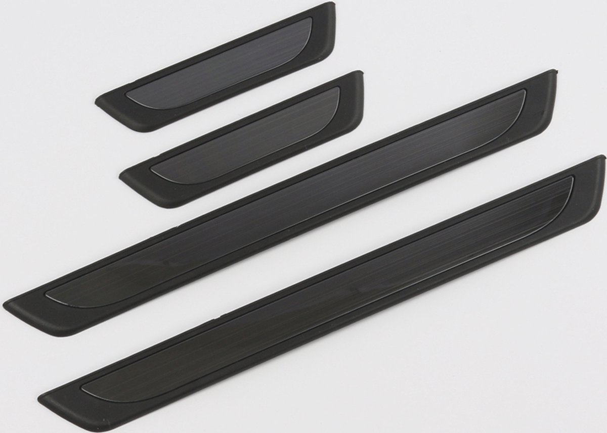 Instaplijsten (instapstrips) voor Suzuki Celerio 2014-2019 (5 deurs) - Kras bescherming - Set van 4 - Zwart Glans