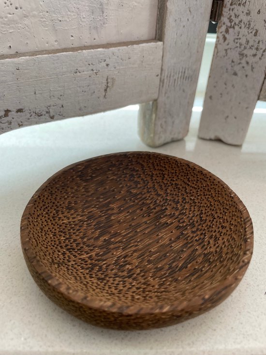 Foto: Schaaltje gemaakt van kokosnoot rond hout amberblok schaaltje schaal woondecoratie woon wonen deco decoratie sfeer en beleving sober landelijk interieur grey sfeertje stoer spoon round cocosnoot cocos houten mooi