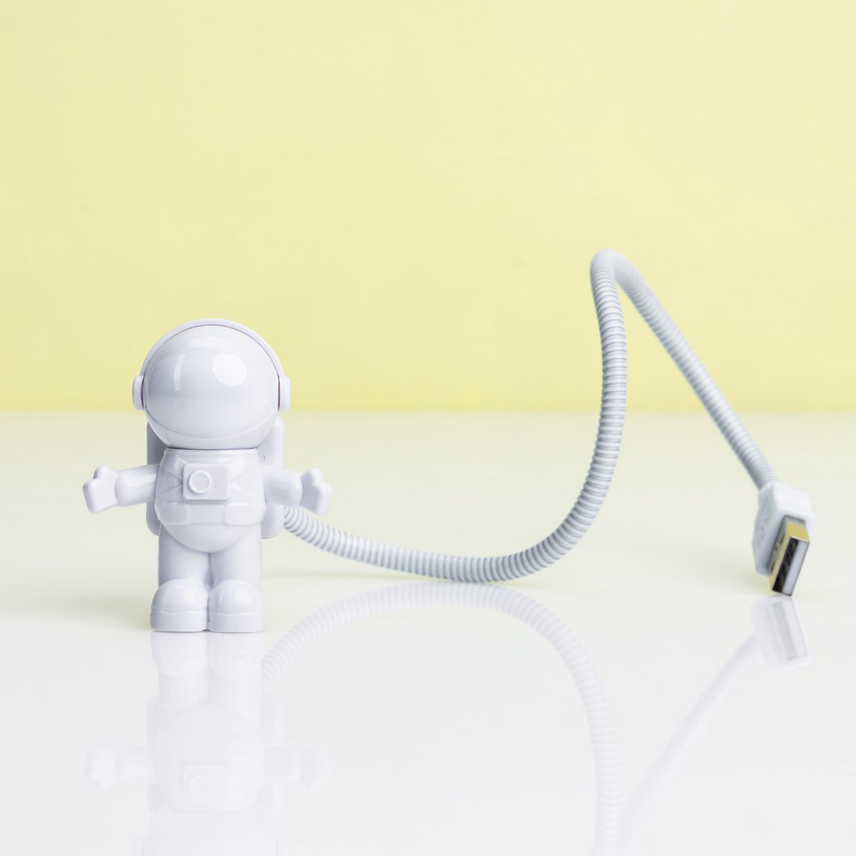 Astronaut USB-lampje van OOTB thumbnail 2