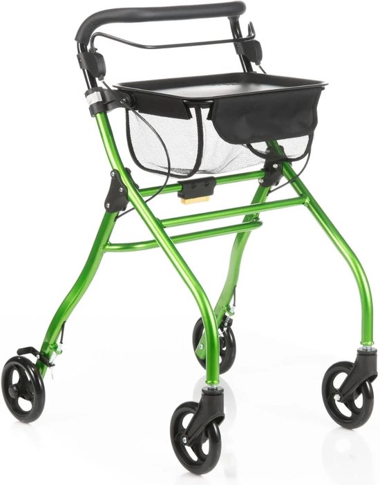 Groene rollator met vier wielen, een dienblad, een mandje en zwarte handgrepen.