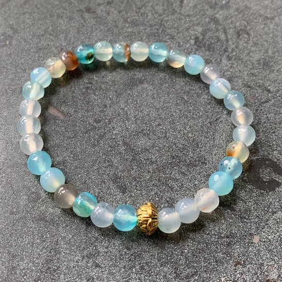 Armband - natuursteen - larimar - 6 mm - 18,5 cm - met goudkleurige lotusbloem