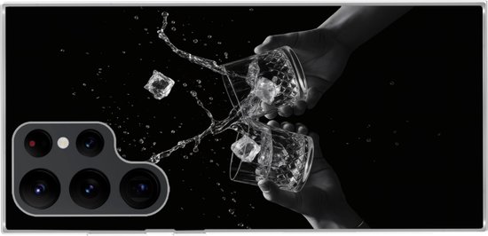 Telefoonhoesje Geschikt voor Samsung Galaxy S22 Ultra hoesje - Whiskyglazen - Ijs - Spetters - Zwart - Siliconen Telefoonhoesje Telefoonhoesje
