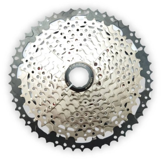 Xtrabike 10-speed cassette met 11-50T tandwielen in zilverkleurig metaal met zwarte tandwielrand.