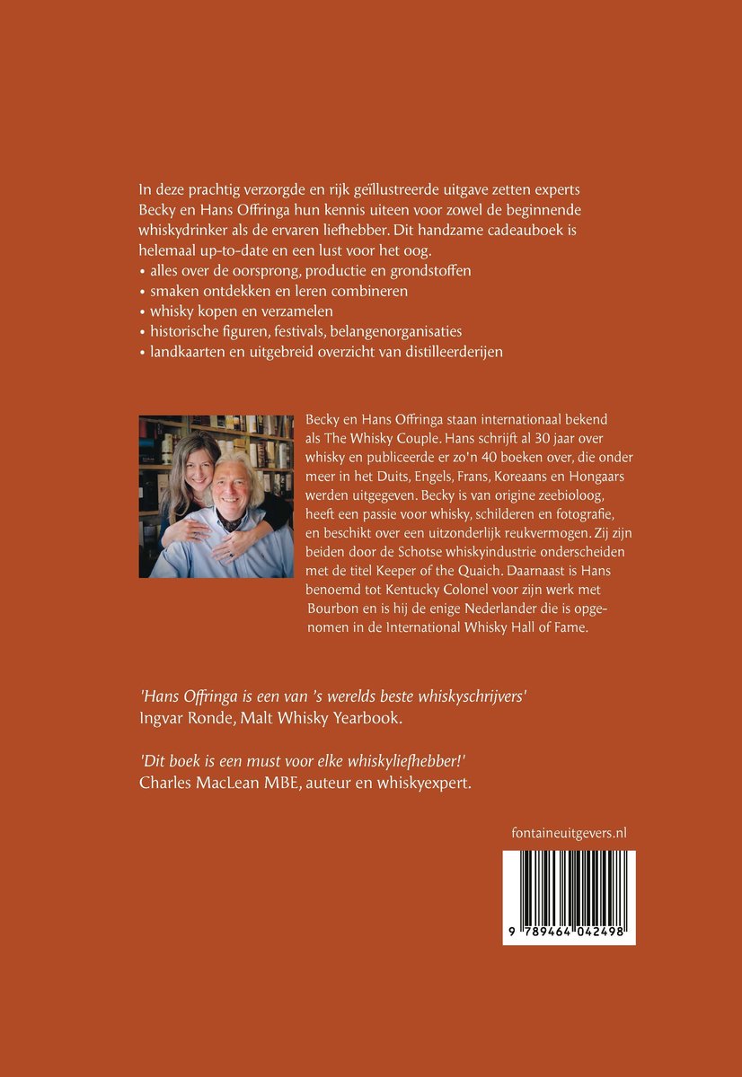 Becky en Hans Offringa, auteurs van het whiskyboek, poseren met een glimlach voor de camera.