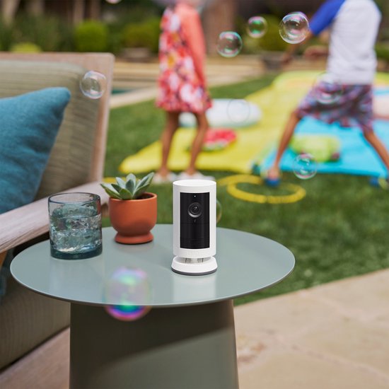 Ring Outdoor Camera Plus - batterij - wit- buitencamera - 2k van Ring — afbeelding 3