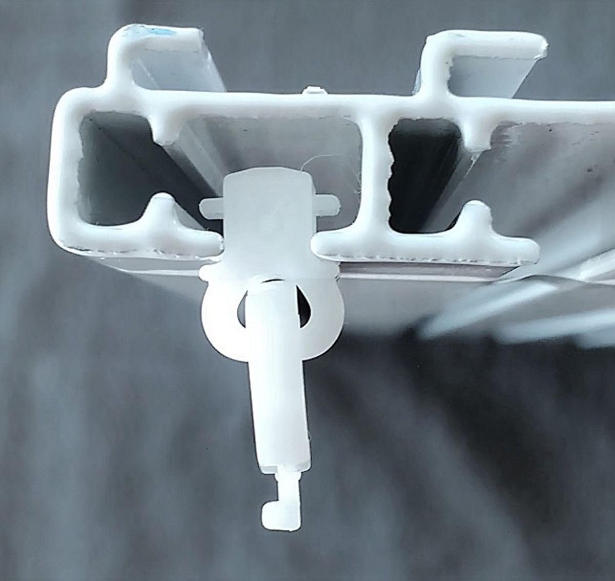 Gardinenzubehör von ars vivendi Hinno HC 71 Clic-Gleiter mit Faltenhaken für Aluminium-Vorhangschienen mit 4 mm Spurweite