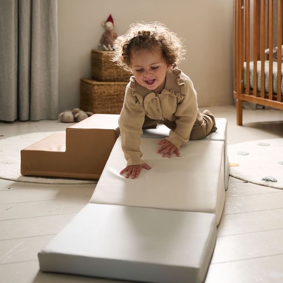 Petite Amélie Foam blokken- 4-delige speelset - bruin - duurzame foam blokken - onderhoudsvriendelijk - voldoet aan EN71-veiligheidsnormen van Petite Amélie — afbeelding 4