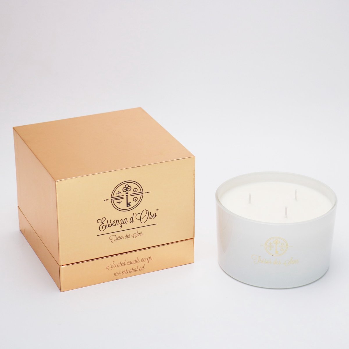 Luxe geurkaars Essenza d'Oro - Trésor des Sens - Geur sandalwood - Bois d'Ébène - geurkaars - wit glas - 600 gram - 60 uur brandtijd - 3 lonten - natuurlijk - sojawas - bijenwas - paraffine vrij - houtachtig en warm