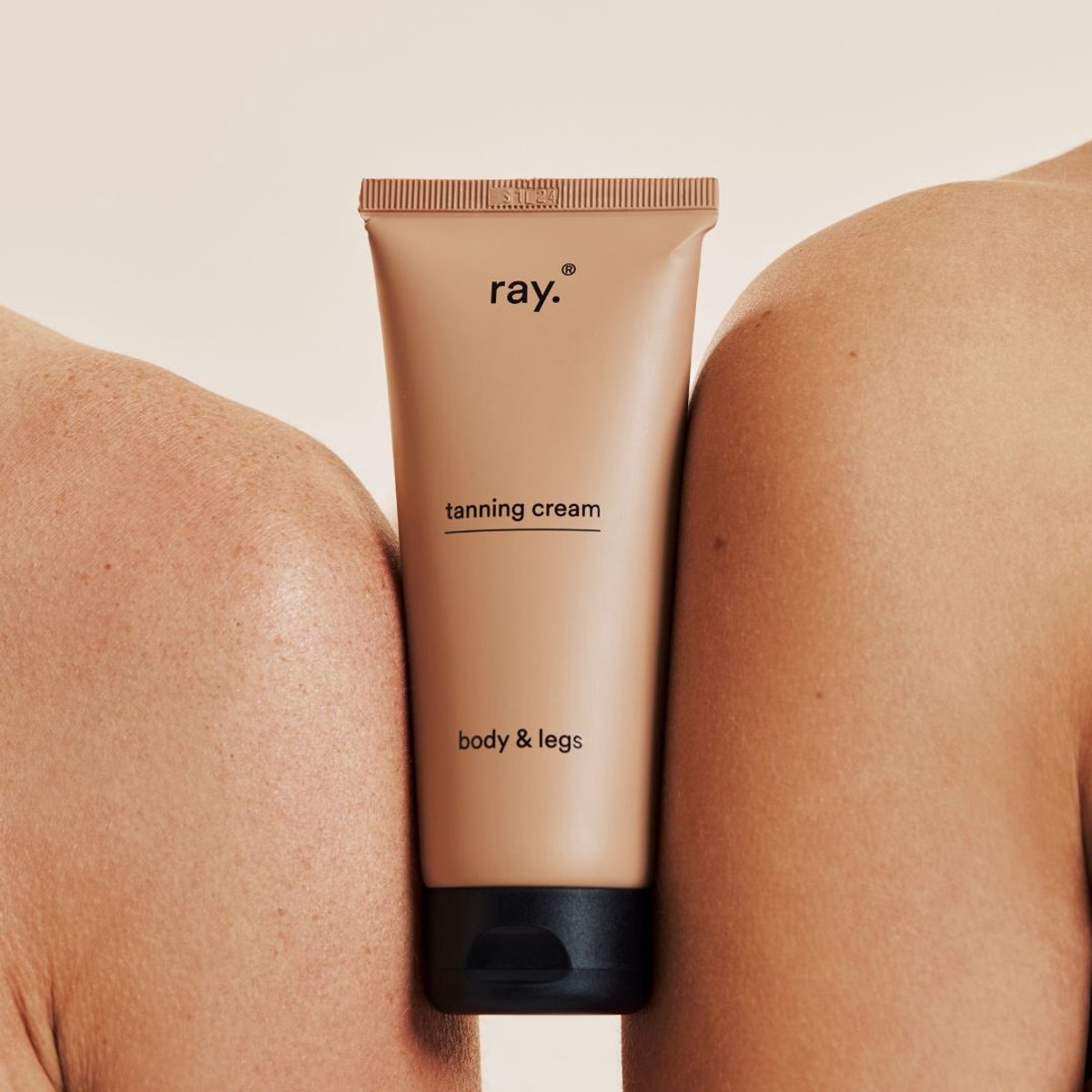 Ray - Zelfbruinende Bodylotion - 100ml - Natuurlijk Resultaat - Voor Het Lichaam - Geleidelijke Zelfbruiner – foto 5