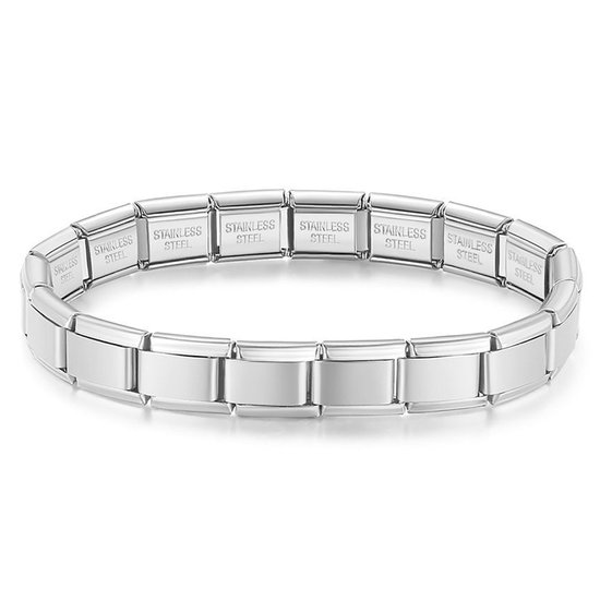 Zilverkleurige schakelarmband van roestvrij staal met het opschrift 'STAINLESS STEEL' op elke schakel.