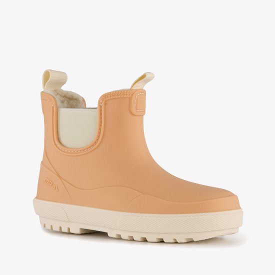 Botte de pluie orange clair avec côtés élastiques beiges et semelle épaisse. Logo MP sur le côté.