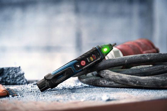Bosch Professional GVD 1000-17 spanningstester met groene LED-indicator op een zwarte kabel.