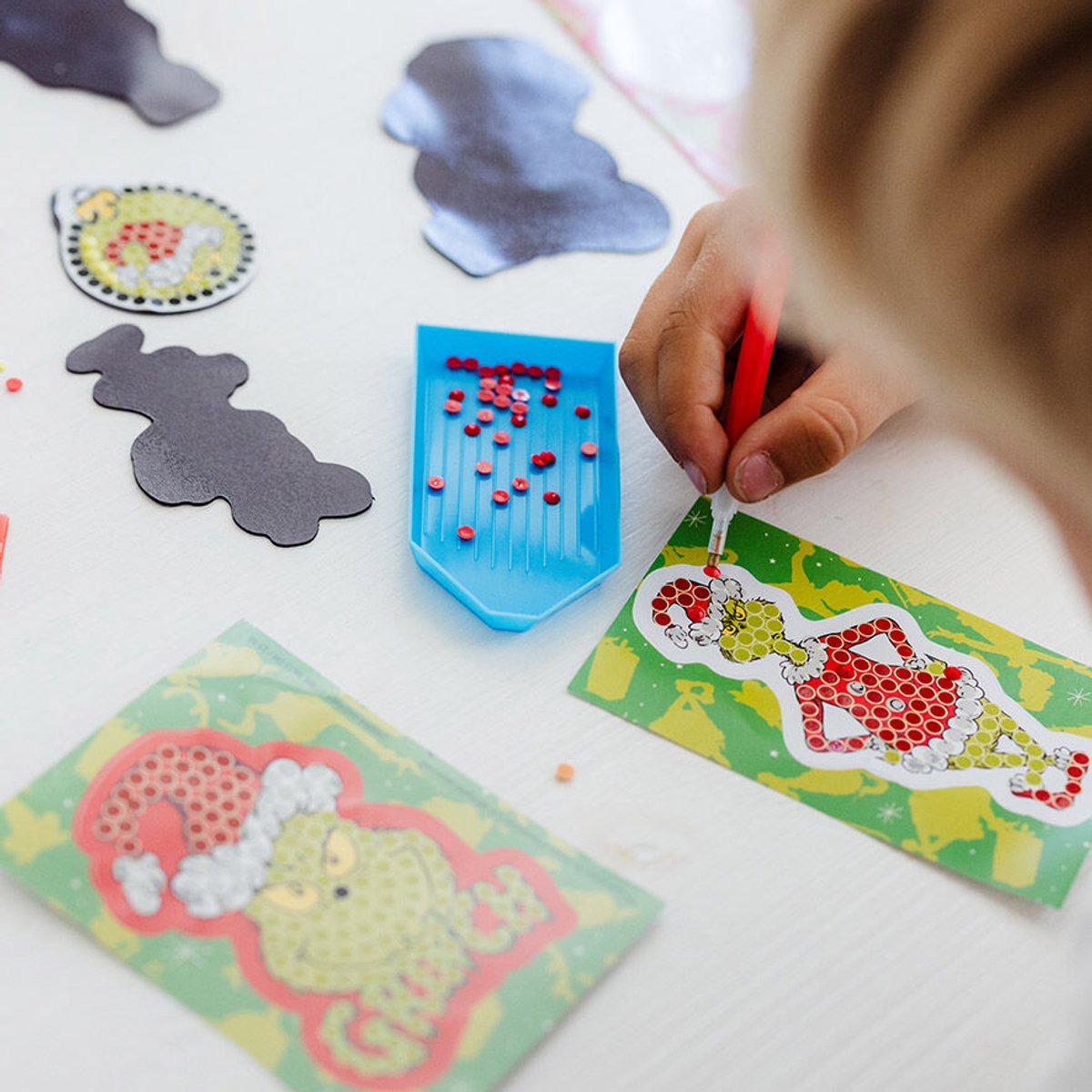 The Grinch Diamond Painting magneten maken - Met 1100 steentjes - Speelgoed Kinderen - Knutselen - Voor meisjes en jongens - Vanaf 5 jaar - Totum — afbeelding 2