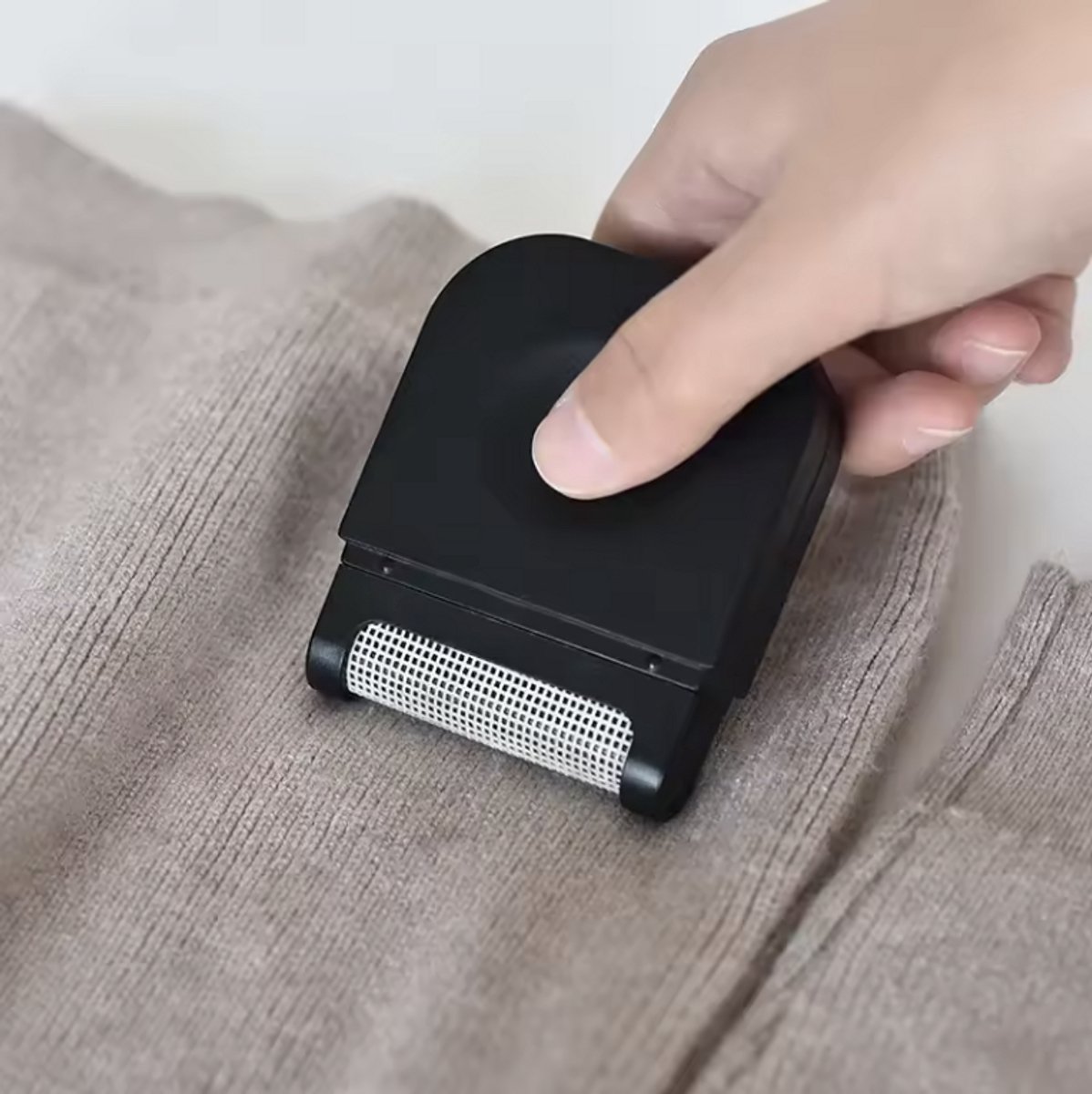 Kleding ont-pluizer - Kleding scheren - Compacte ontpiller - Pluisjes verwijderen op kleding - Zwart - 1 stuks - CHPN