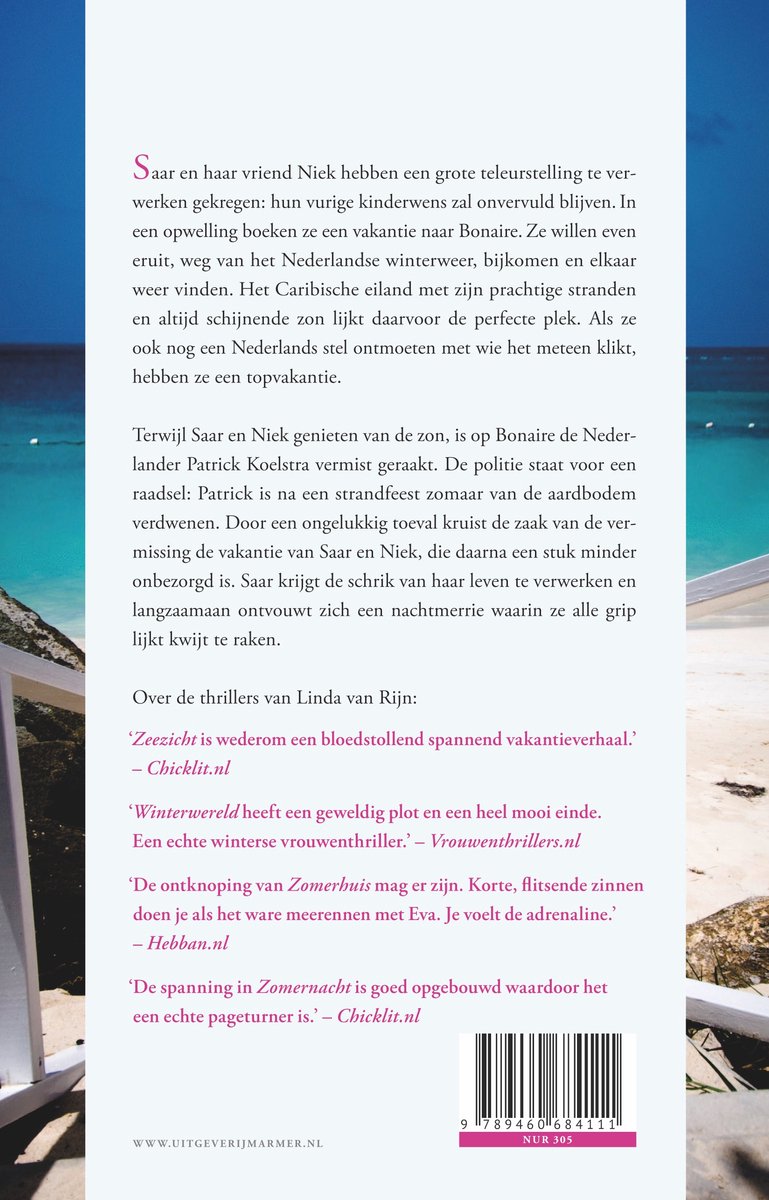 Achterkant van het boek "Bestemming Bonaire", met de flaptekst en een stukje van een tropisch strand met de zee.
