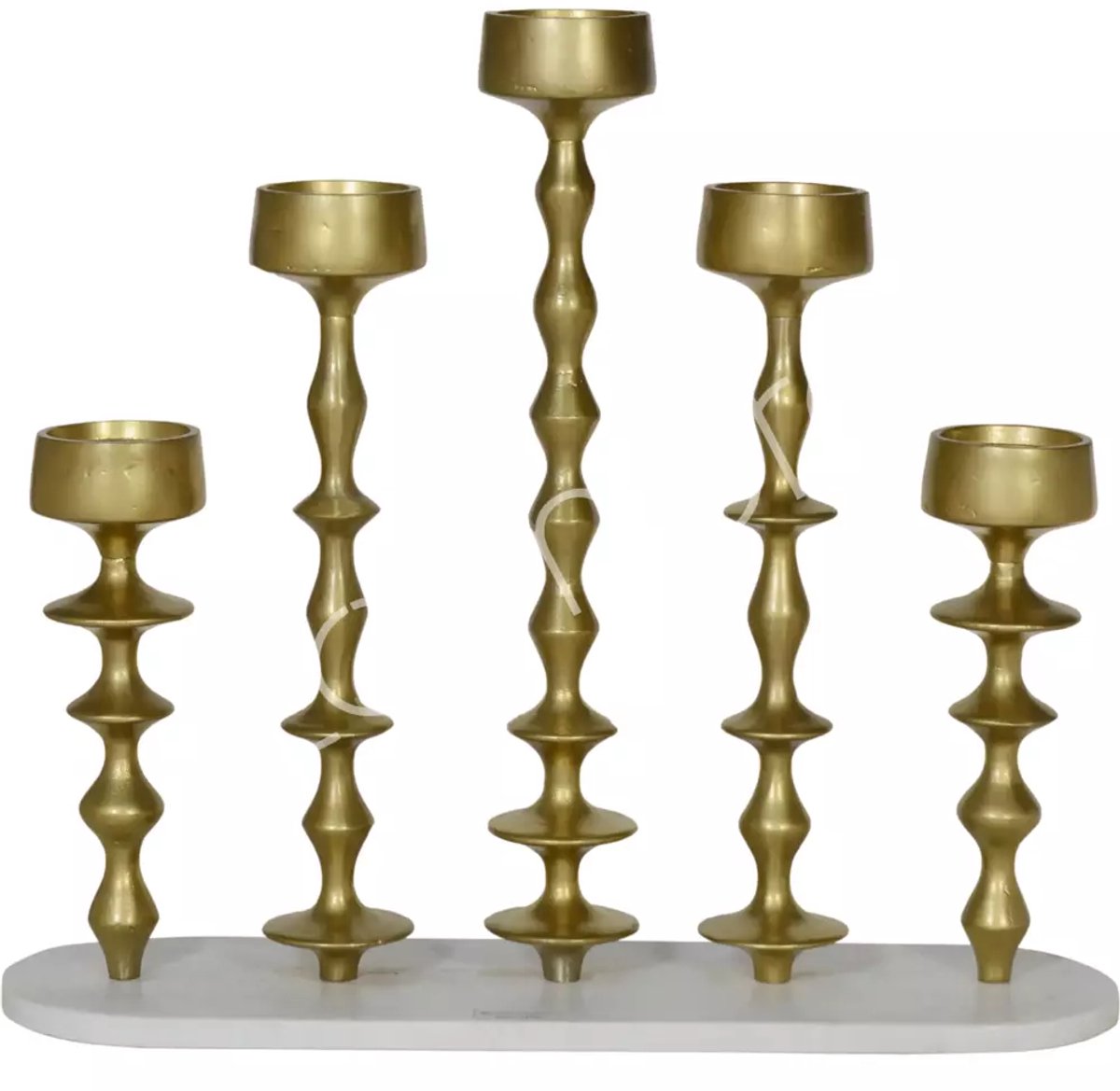 Colmore by Diga living in luxury gouden kandelaar met 5 kandelaars staand op marmeren plaat 60 x 18 x 5 cm