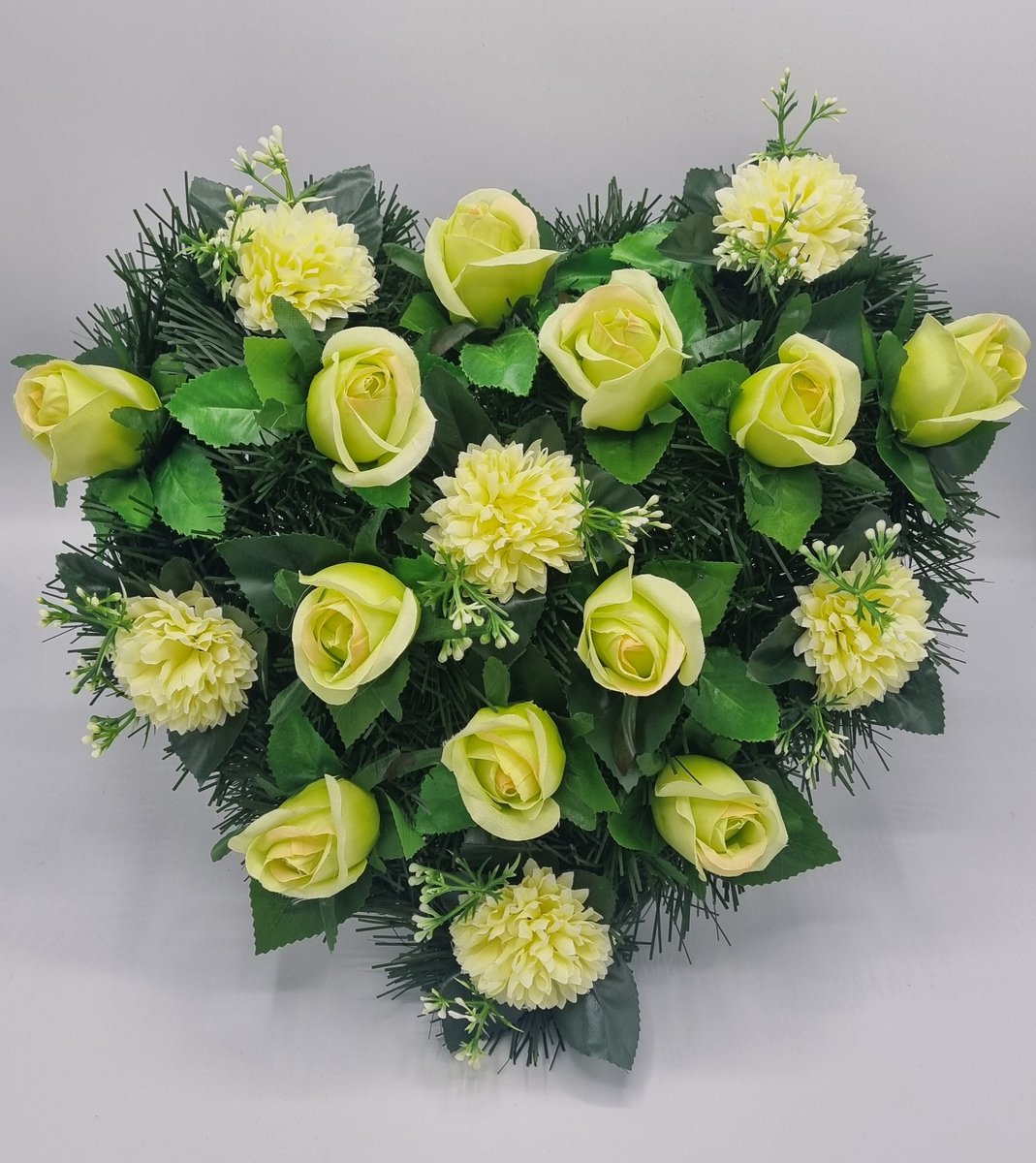 Bloemstuk - W115/12 - W932/02 - Hart - Roos - Chrysant - Wit/Groen - 40cm - Verzwaard - Buigzaam - Grafdecoratie