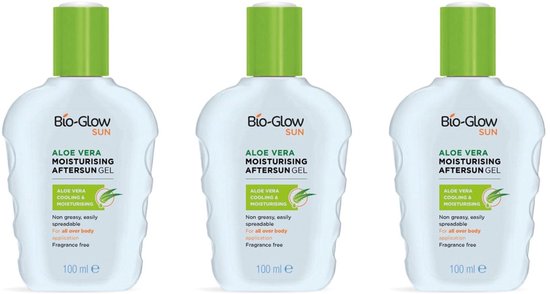 Drie witte flacons van Bio-Glow SUN Aloë Vera hydraterende aftersun gel met groene dop. 100 ml.