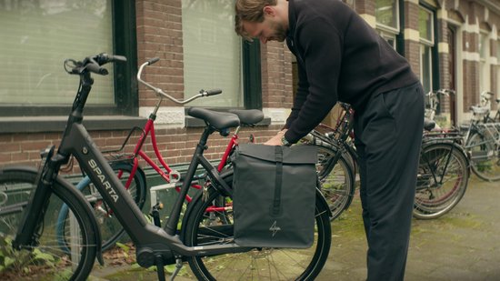 Voltano Dubbele Rolltop Fietstas Volledig Voorgevormd - 50 Liter - Zwart - 100% Waterdicht - Fietstassen Electrische Fietsen