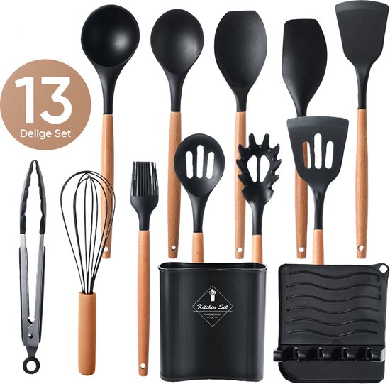 Ensemble d'ustensiles de cuisine noirs de 13 pièces avec manches en bois, incluant pince, fouet, spatules et cuillère.