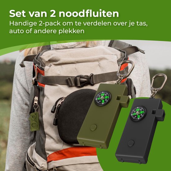 Een set van twee multifunctionele noodfluitjes, olijfgroen en zwart, aan een rugzak bevestigd.