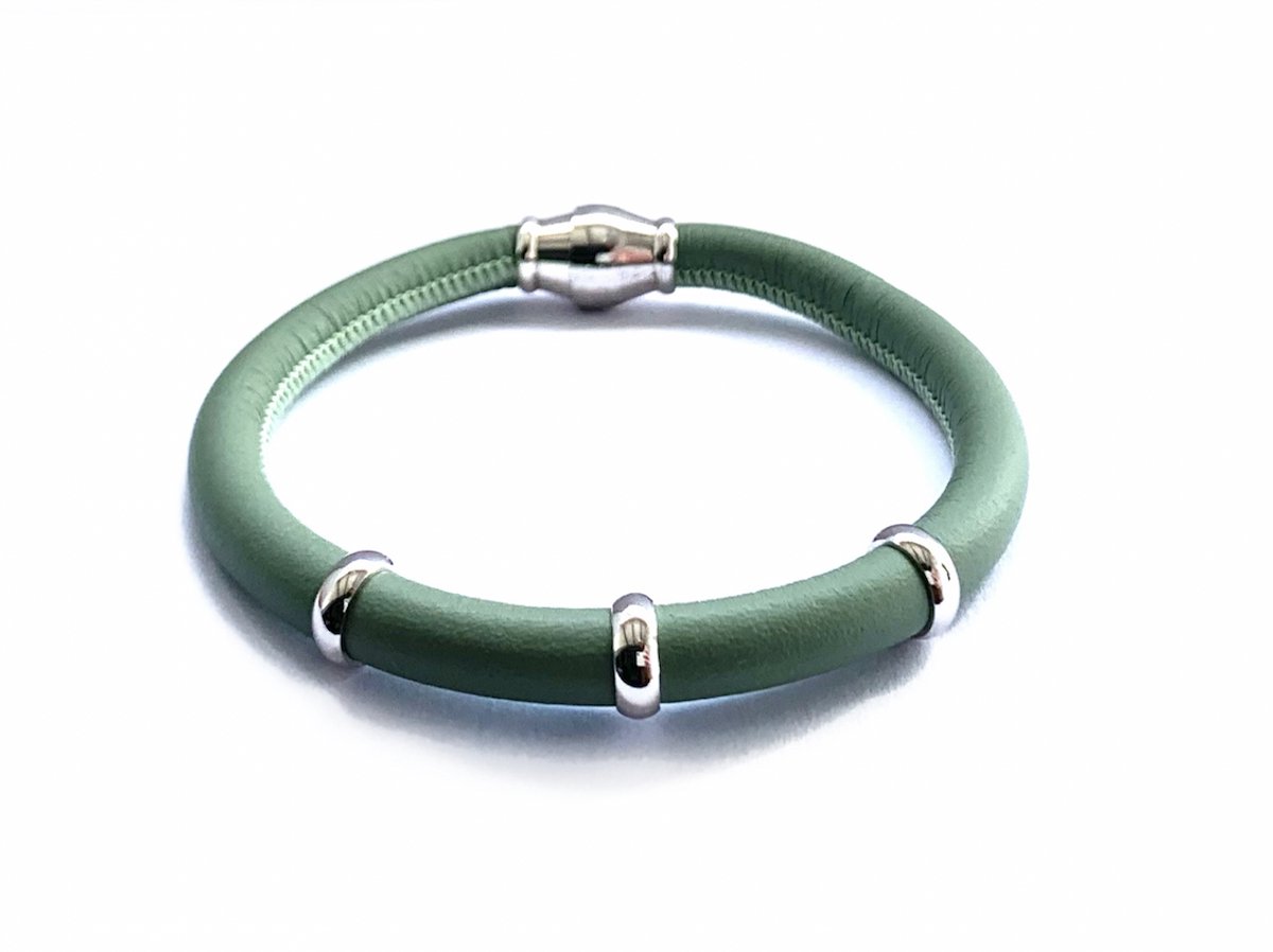 NIEUW! Jolla - dames armband zilver - leer - magneetsluiting - bedels - Single Silver - Mint Groen