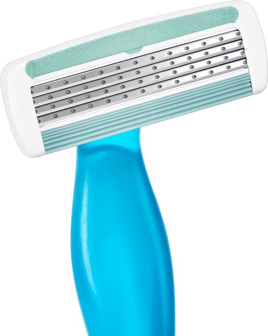 Detail van het hoofd van een blauw Bic Soleil scheermesje met 3 mesjes en groene strip.
